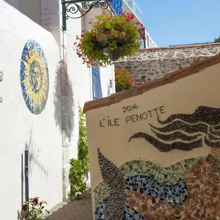 Between Port And With Garage * Les Sables-dʼOlonne