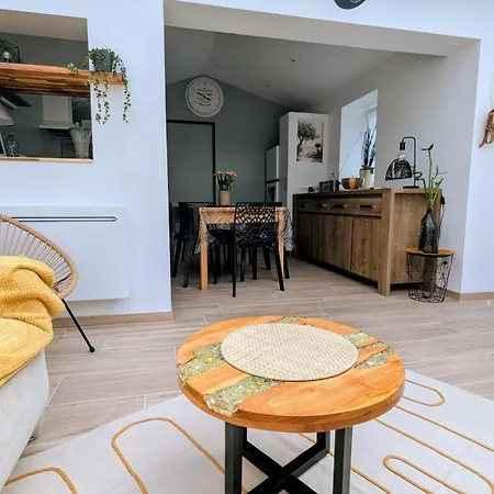 Between Port And With Garage Tatil Evi